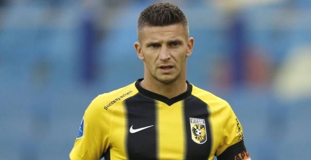 尽管他在2 尽管他在2